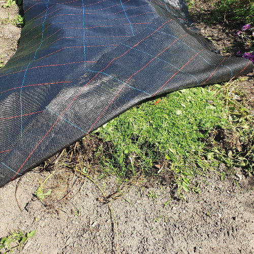 Ukrudtsdug med tern - 1,38 m bred - 100g/m2 - Frøsnapperen.dk